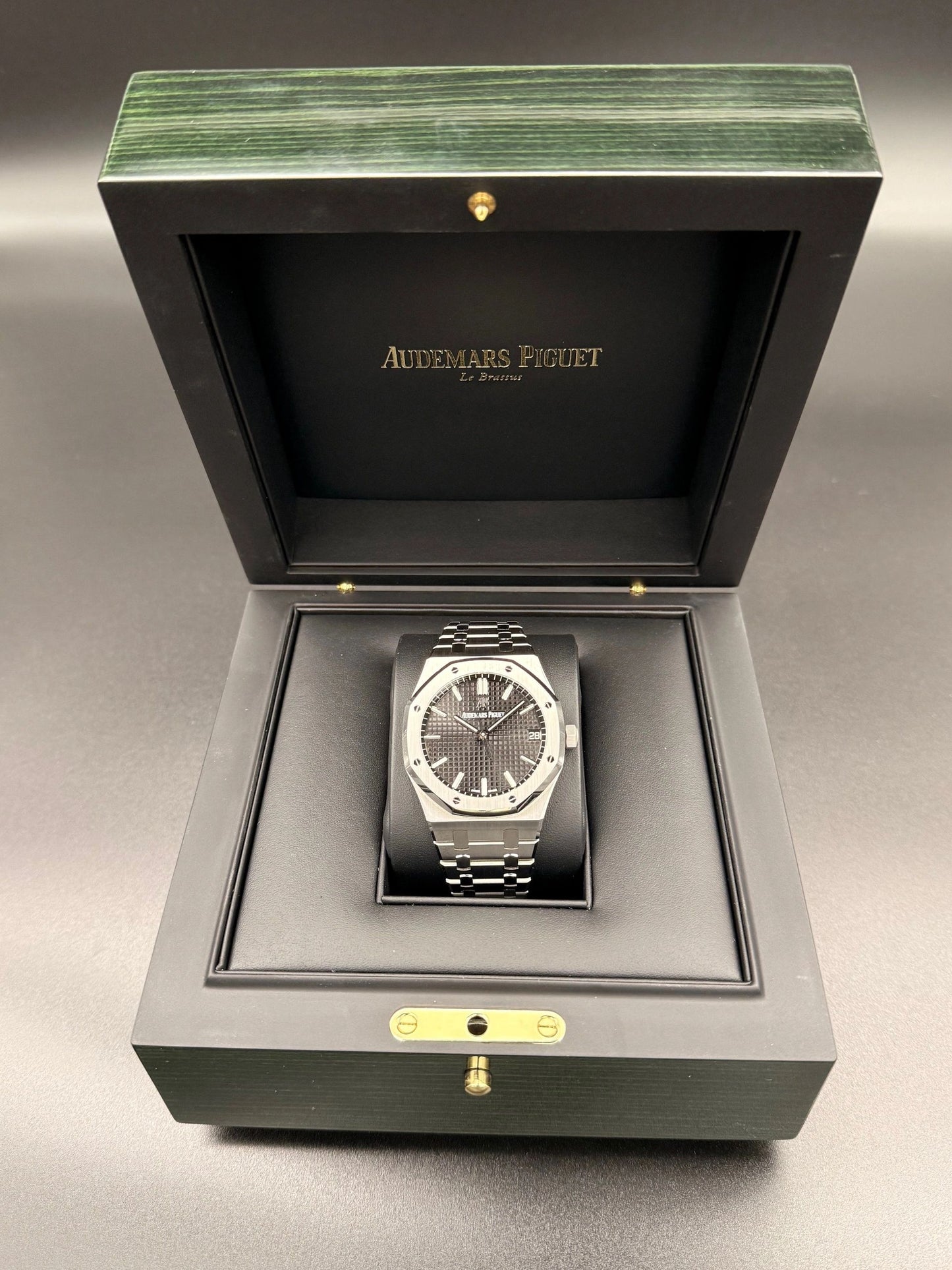 Audemars Piguet Royal Oak 41mm in Steel (SOLD)