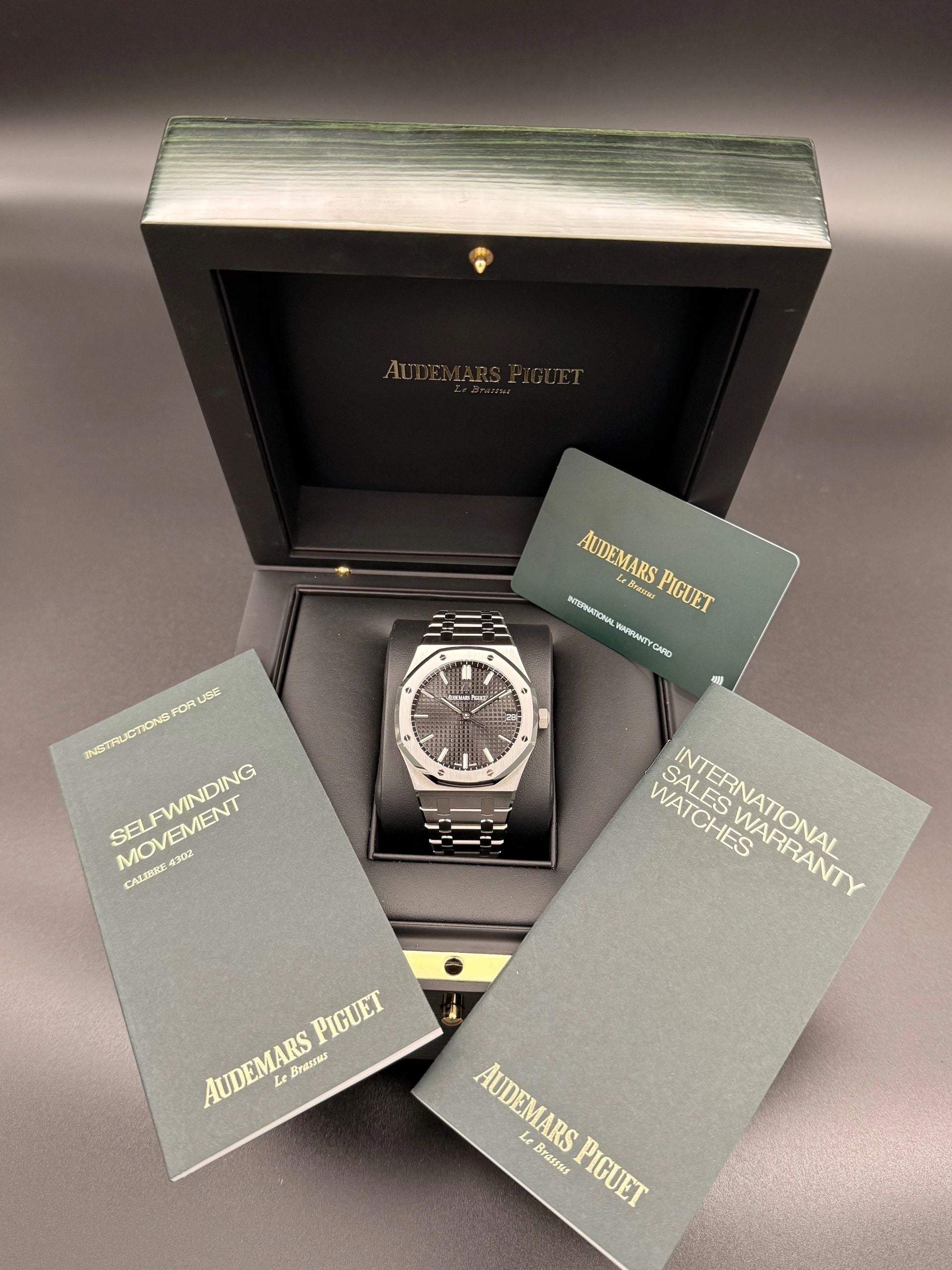 Audemars Piguet Royal Oak 41mm in Steel (SOLD)